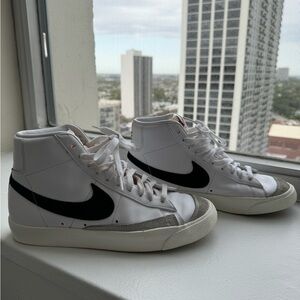 Nike Blazer Mid ‘77 Women’s Shoes